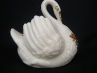 10514 Cyclone Crested China Swan posey Holder - Newquay