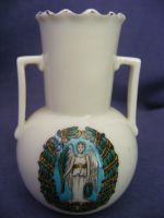7465 WH Goss Vase with two Handles - 1919 PEACE CREST
